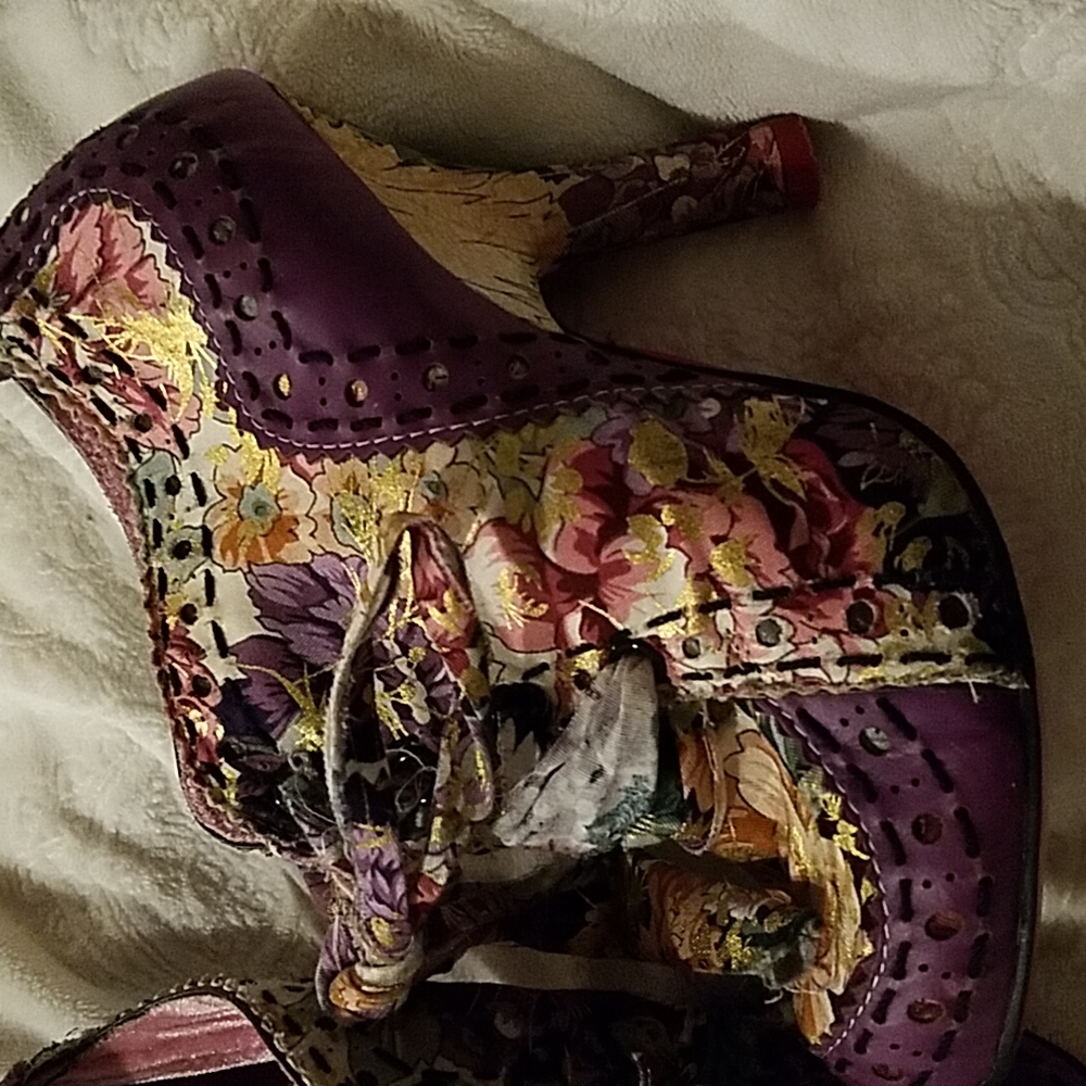 Shangri-La lace up floral fabric & leather heeled booties purple gold 38 EU